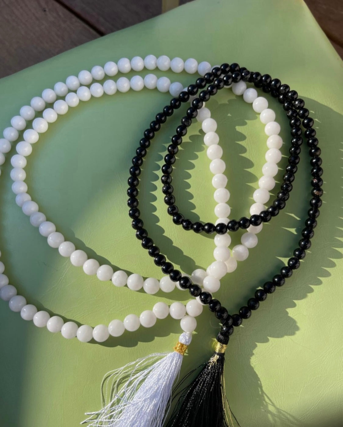 Mala Tourmaline Noire & Agate Blanche – Protection & Pureté